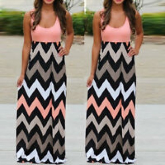 Women’s Chevron Maxi Dress - Picture 1 of 3